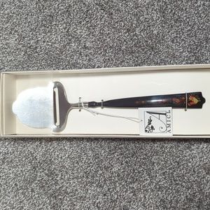Amici Cheese Slicer New In Box Chicken design on handle